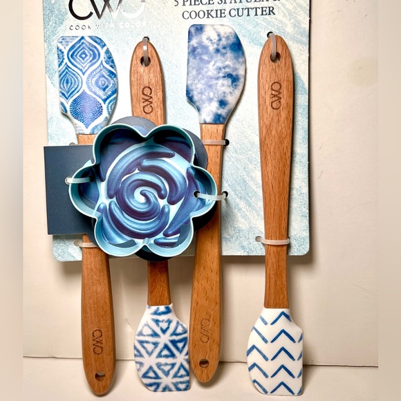 Set of 4 Mini IKAT Blue Silicone Spatulas + Blue Metal Flower Cookie Cutter - Picture 10 of 10